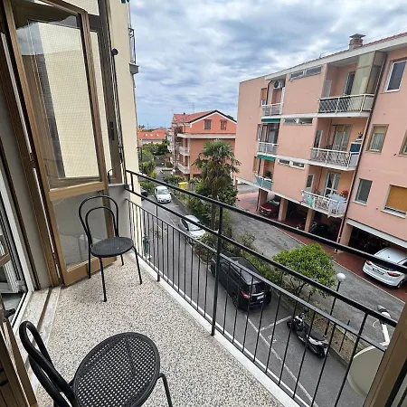 500 Meters From The Sea Bright Loft Free Park *